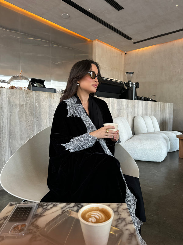 Winter whispers abaya